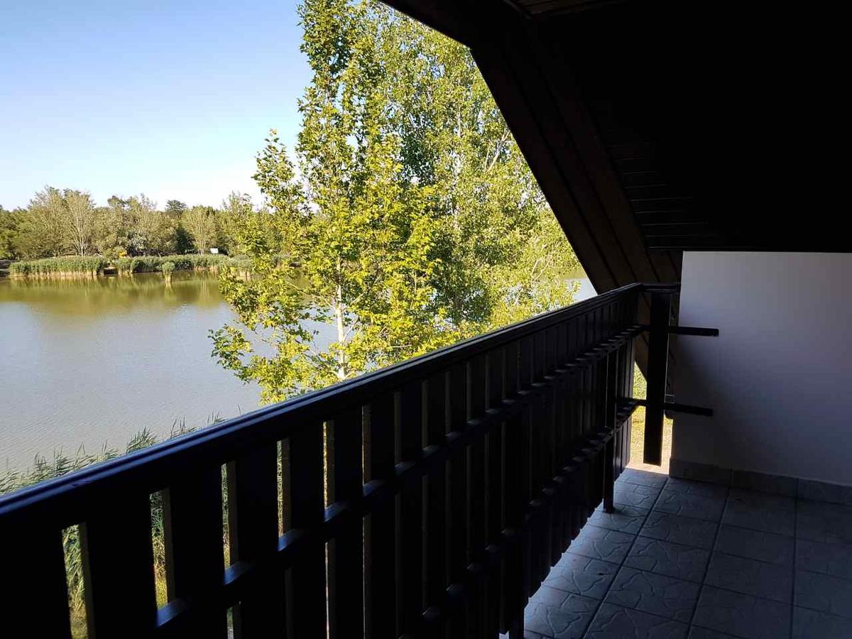 To Uti Vendeghaz Hotel Mezotur Bagian luar foto